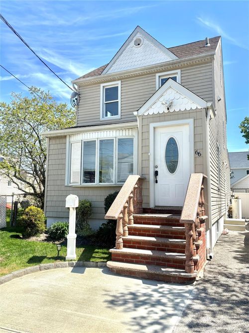 66 Kenmore Rd, Valley Stream, NY, 11581-2104 | Card Image