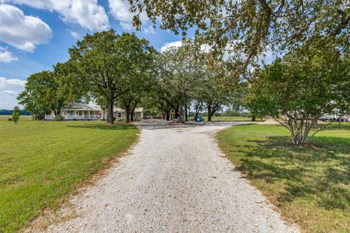 5321 N Highway 101, Sunset, TX, 76270-2305 | Card Image
