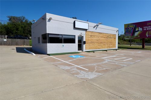 1445 Kickapoo Ave, Shawnee, OK, 74801-4825 | Card Image