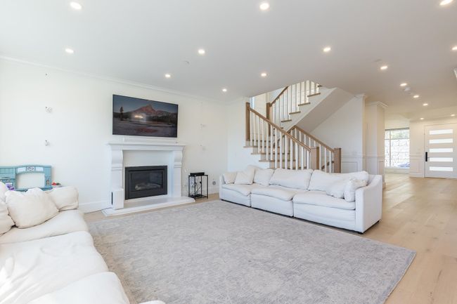33990 Parr Ave, House other with 6 bedrooms, 4 bathrooms and null parking in Mission BC | Image 14
