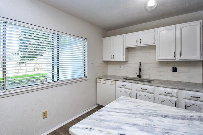 6915 Jeb Stuart Dr, House other with 3 bedrooms, 2 bathrooms and 1 parking in Richmond TX | Image 8
