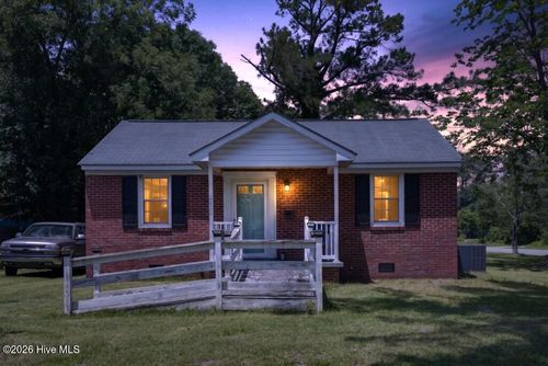 2200 Center Ave, New Bern, NC, 28560-5332 | Card Image