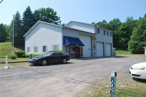 8267 Lake Rd, Sodus Point, NY, 14555-9650 | Card Image