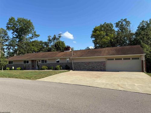 893 Woodland Dr, Bridgeport, WV, 26330-1323 | Card Image