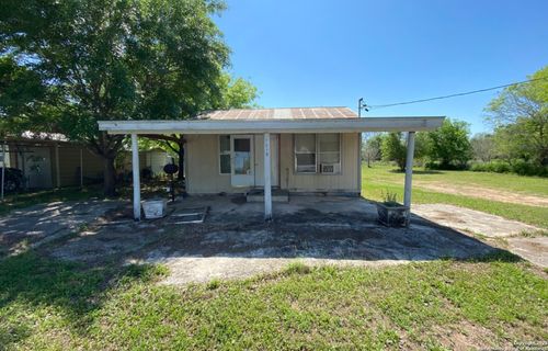 1215 Plum St, Floresville, TX, 78114-1819 | Card Image