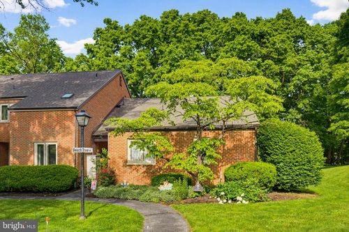 20 Beechtree Ln, Mountville, PA, 17554-1220 | Card Image