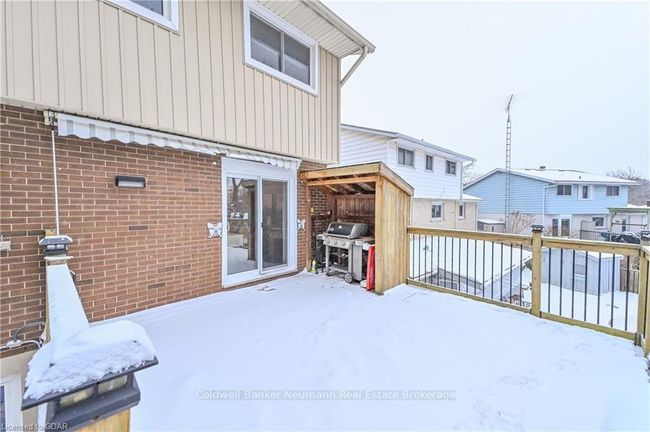 18 Crestwood Dr, House other with 3 bedrooms, 2 bathrooms and 4 parking in Cambridge ON | Image 33