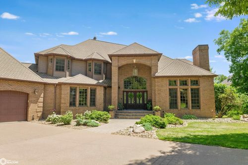 5624 Clubhouse Dr, Burlington, IA, 52601-8677 | Card Image