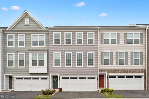 9154 Wyche Knoll Ln, MANASSAS, VA, 20110-1764 | Card Image