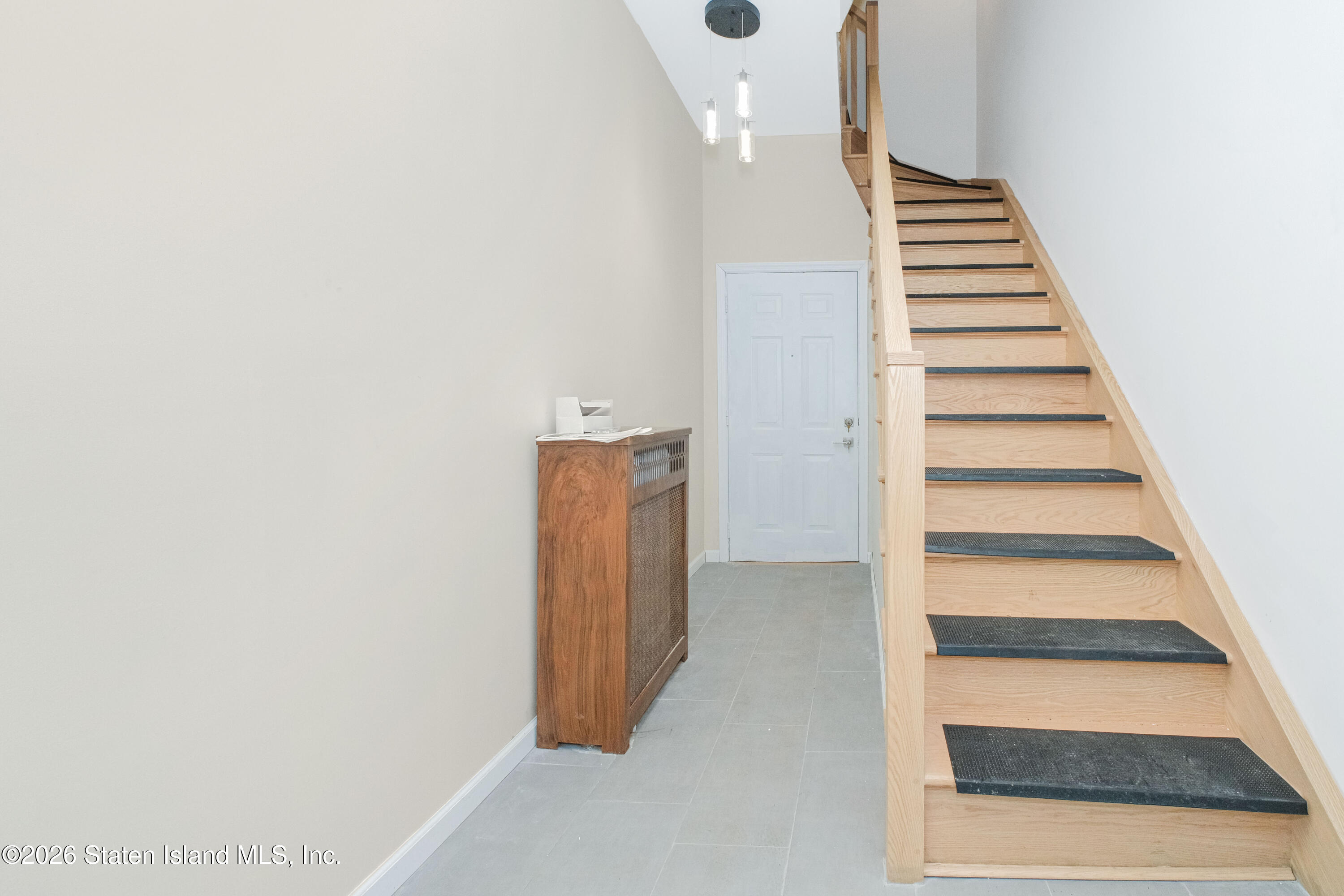 Residential Lease in Staten Island 3