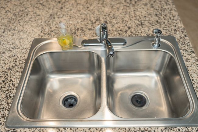 Detailed view of a sink | Image 31