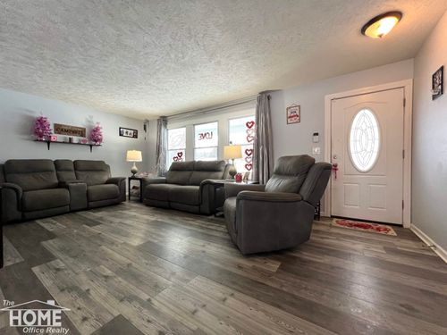 215 Stanley Dr, Corunna, MI, 48817-1154 | Card Image