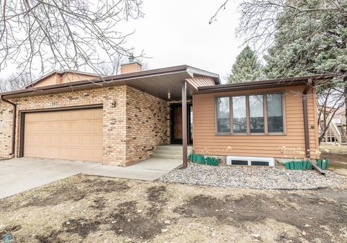 1611 32nd St S, Fargo, ND, 58103-4521 | Card Image
