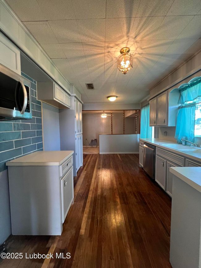 Kitchen | Image 7