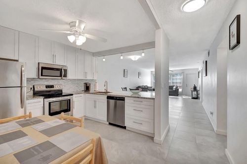 5-9110 Fairbanks Ln, Boca Raton, FL, 33496-2177 | Card Image