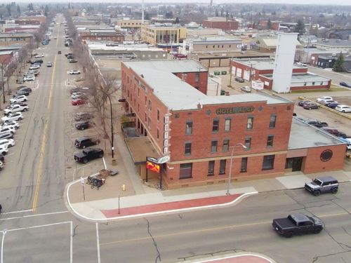 5078 50 Street, Camrose, AB, T2V1R2 | Card Image
