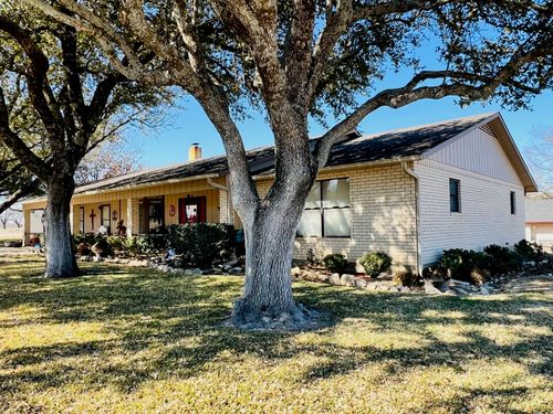 113 Bogey Cir, Comanche, TX, 76442-9766 | Card Image