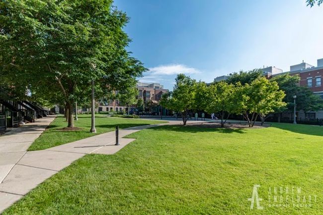 UNIT-337 - 1033 W 14 Th Pl, Condo with 3 bedrooms, 2 bathrooms and 1 parking in Chicago IL | Image 34