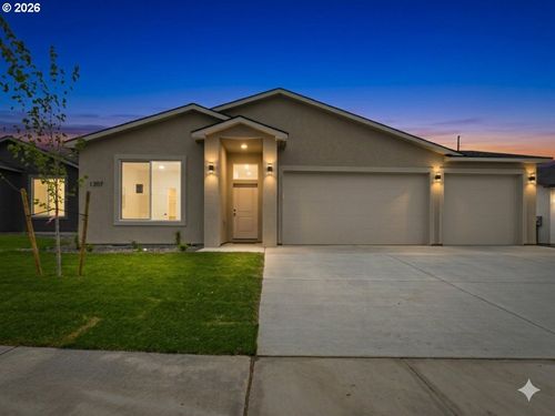 1307 Se Kimber Dr, Hermiston, OR, 97838-5401 | Card Image