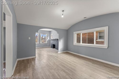 2633 Monterey St, Detroit, MI, 48206-1112 | Card Image