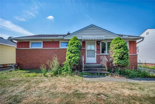 3323 Dellwood Dr, Parma, OH, 44134-4217 | Card Image