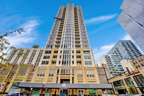 1110-1400 S Michigan Ave, Chicago, IL, 60605-3720 | Card Image