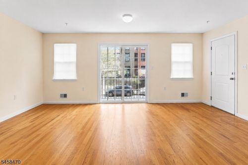 2-453 Washington St, Newark, NJ, 07102-1109 | Card Image