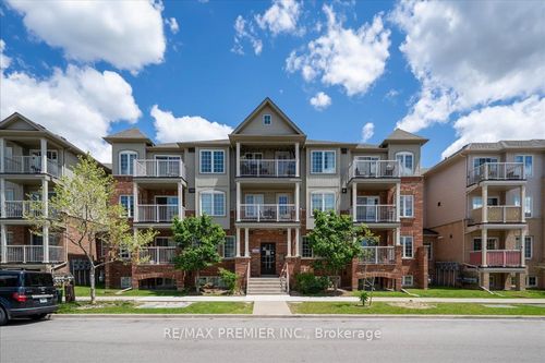 8-141 Isaac Devins Blvd, Toronto, ON, M9M0C4 | Card Image