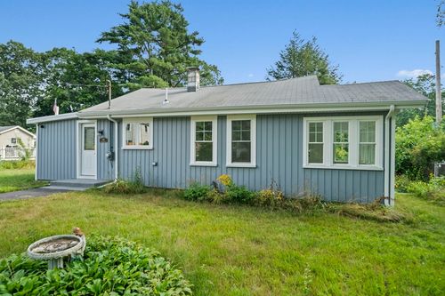 122 Union Park St, Hanson, MA, 02341-2161 | Card Image
