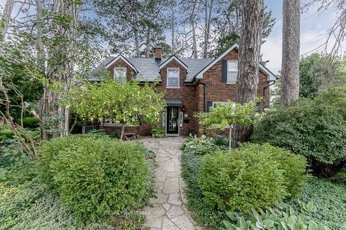 78 Wells St, Aurora, ON, L4G1S9 | Card Image