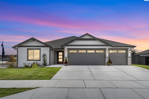 6419 W 32nd Ave, Kennewick, WA, 99338-5626 | Card Image