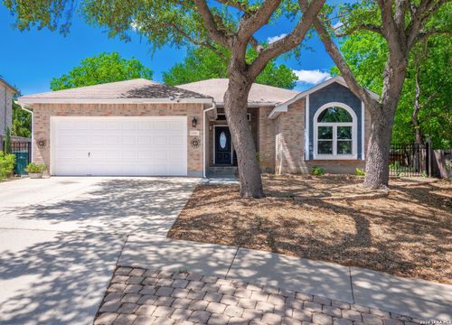 7701 Forest Magic Ct, Live Oak, TX, 78233-7221 | Card Image