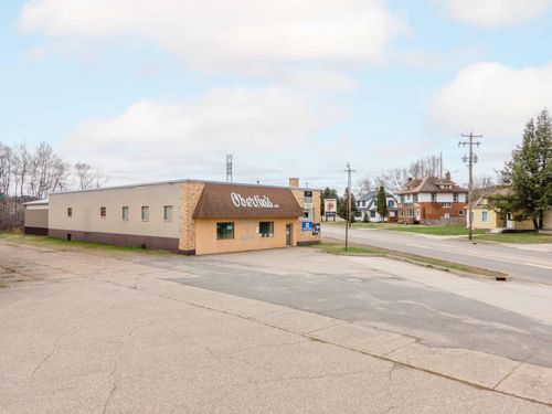 32 N 4th Ave, Iron River, MI, 49935-1704 | Card Image