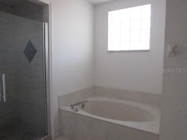 7558 Sw 103 Rd Loop, House other with 3 bedrooms, 2 bathrooms and null parking in OCALA FL | Image 8