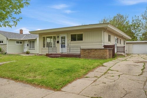 3220 S 72nd St, Milwaukee, WI, 53219-3935 | Card Image