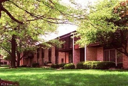 s202-16475 Heather Ln, Middleburg Heights, OH, 44130-8341 | Card Image
