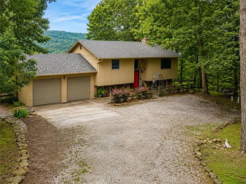 95 Lady Mary Ln, Eureka Springs, AR, 72632-9524 | Card Image