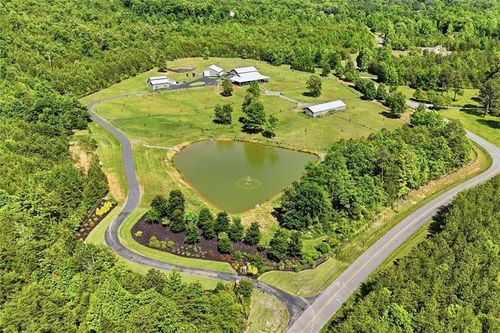445 E Valley Rd Ne, Rydal, GA, 30171-1651 | Card Image