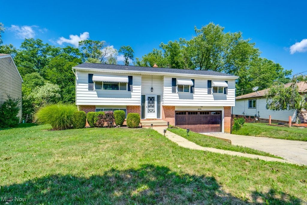 Shawnee Ln, Bedford, OH 44146