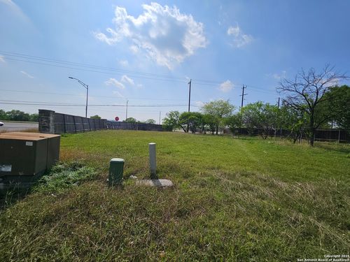 7535 Freedom Acres, San Antonio, TX, 78242 | Card Image
