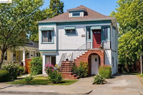 876 52nd St, Oakland, CA, 94608 | Card Image