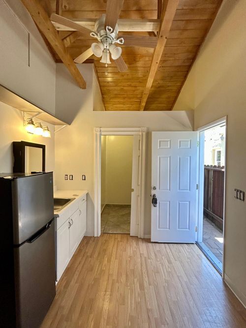 c-1125 San Pascual Street, Santa Barbara, CA, 93101 | Card Image