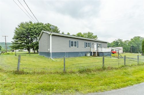 400 Moween Rd, Saltsburg, PA, 15681-1483 | Card Image