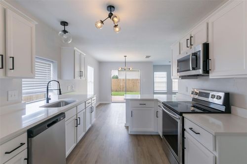 16711 Hollow Ridge Rd, Houston, TX, 77053-5341 | Card Image