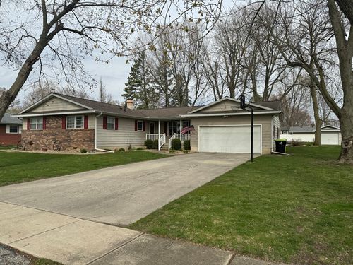 210 N Pine St, Maroa, IL, 61756-9240 | Card Image