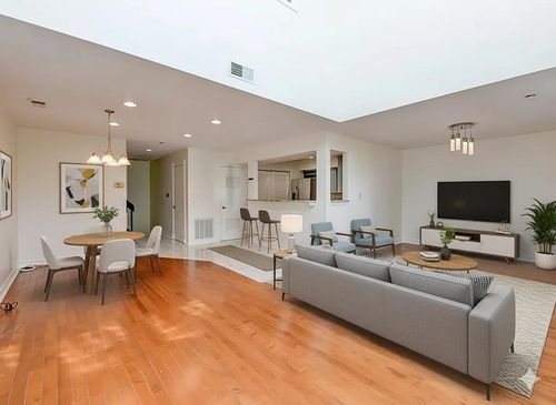 816-816 Topsail Ln, Secaucus, NJ, 07094-2236 | Card Image