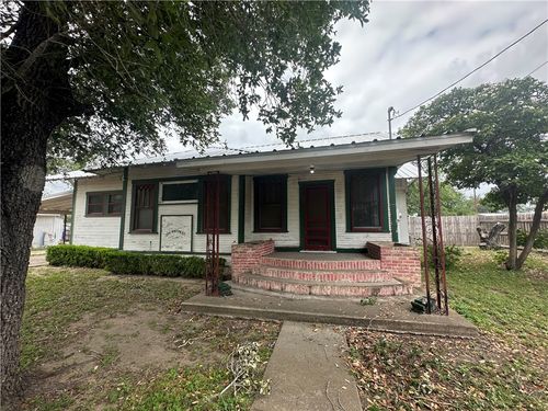 206 Hinton St, Three Rivers, TX, 78071 | Card Image