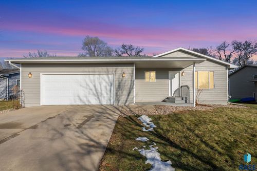 108 Kia Dr Drive, Hartford, SD, 57033 | Card Image