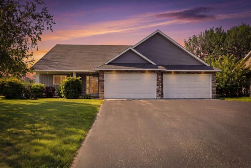 9195 Prairie St, Elko New Market, MN, 55020-9620 | Card Image
