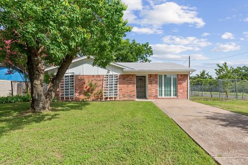 901 Church Ave, Waco, TX, 76706-3209 | Card Image